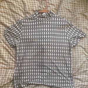 Anne Klein black and white patterned short sleeve turtleneck